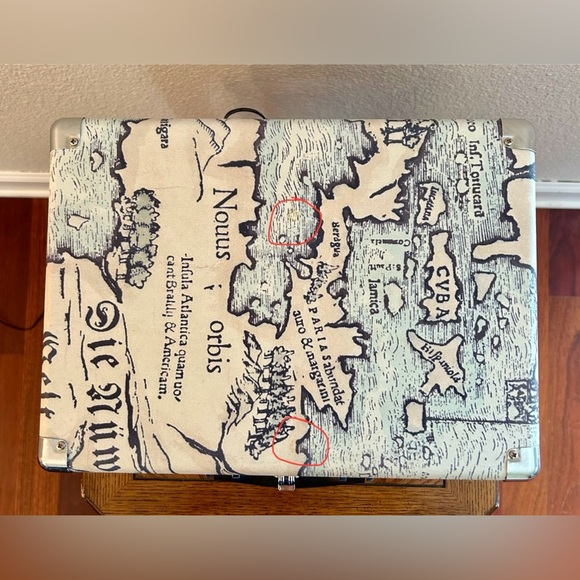 VICTROLA Journey Suitcase 3-Speed Record Player Turntable, Bluetooth, Map Print - Picture 3 of 9